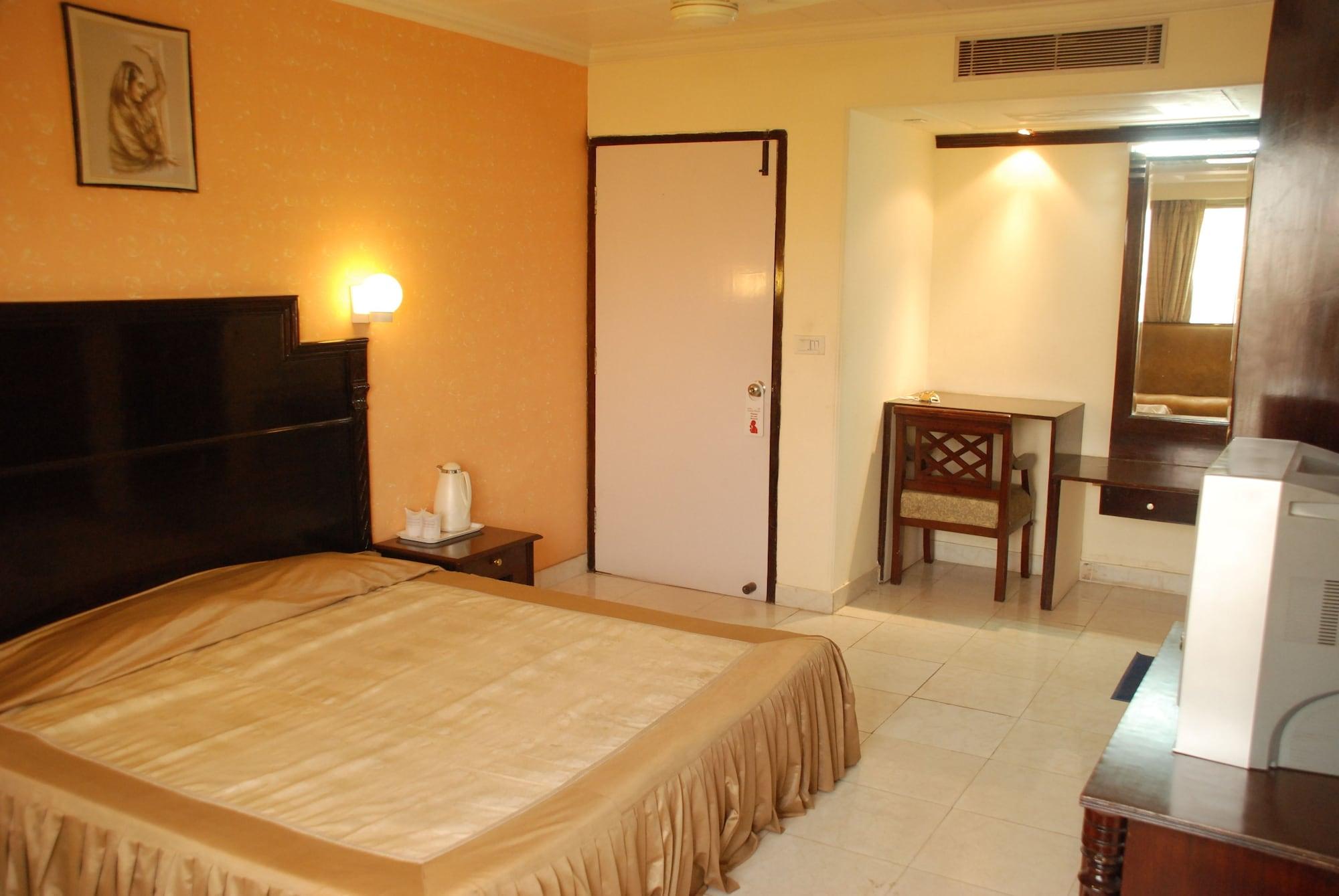 אגרה Hotel Ganga Ratan מראה חיצוני תמונה