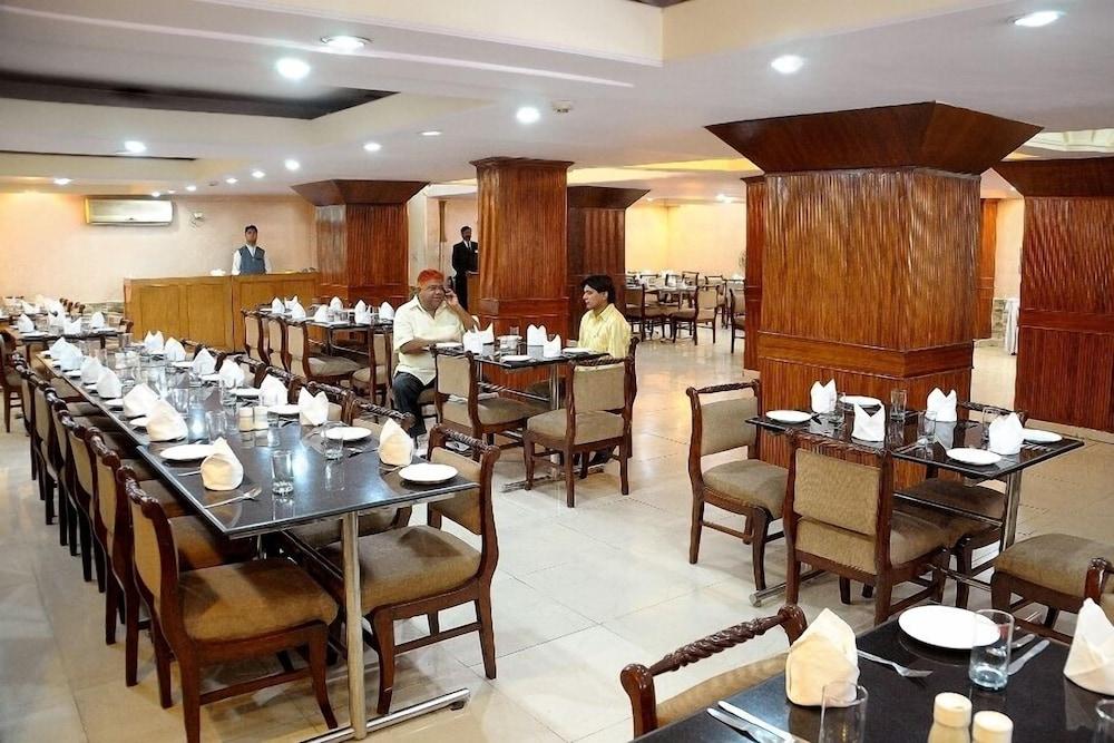 אגרה Hotel Ganga Ratan מראה חיצוני תמונה
