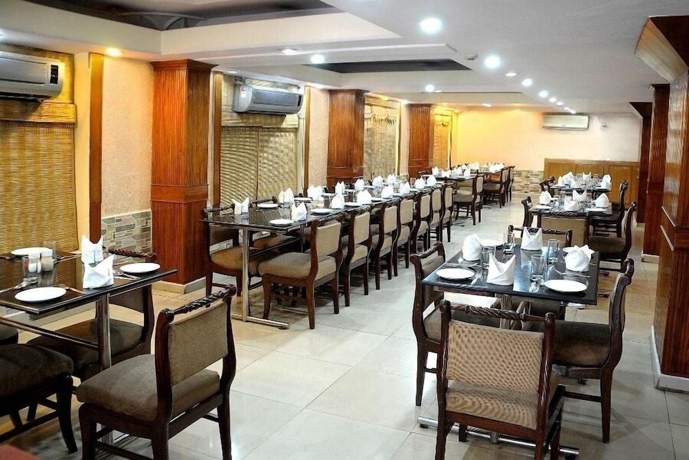 אגרה Hotel Ganga Ratan מראה חיצוני תמונה