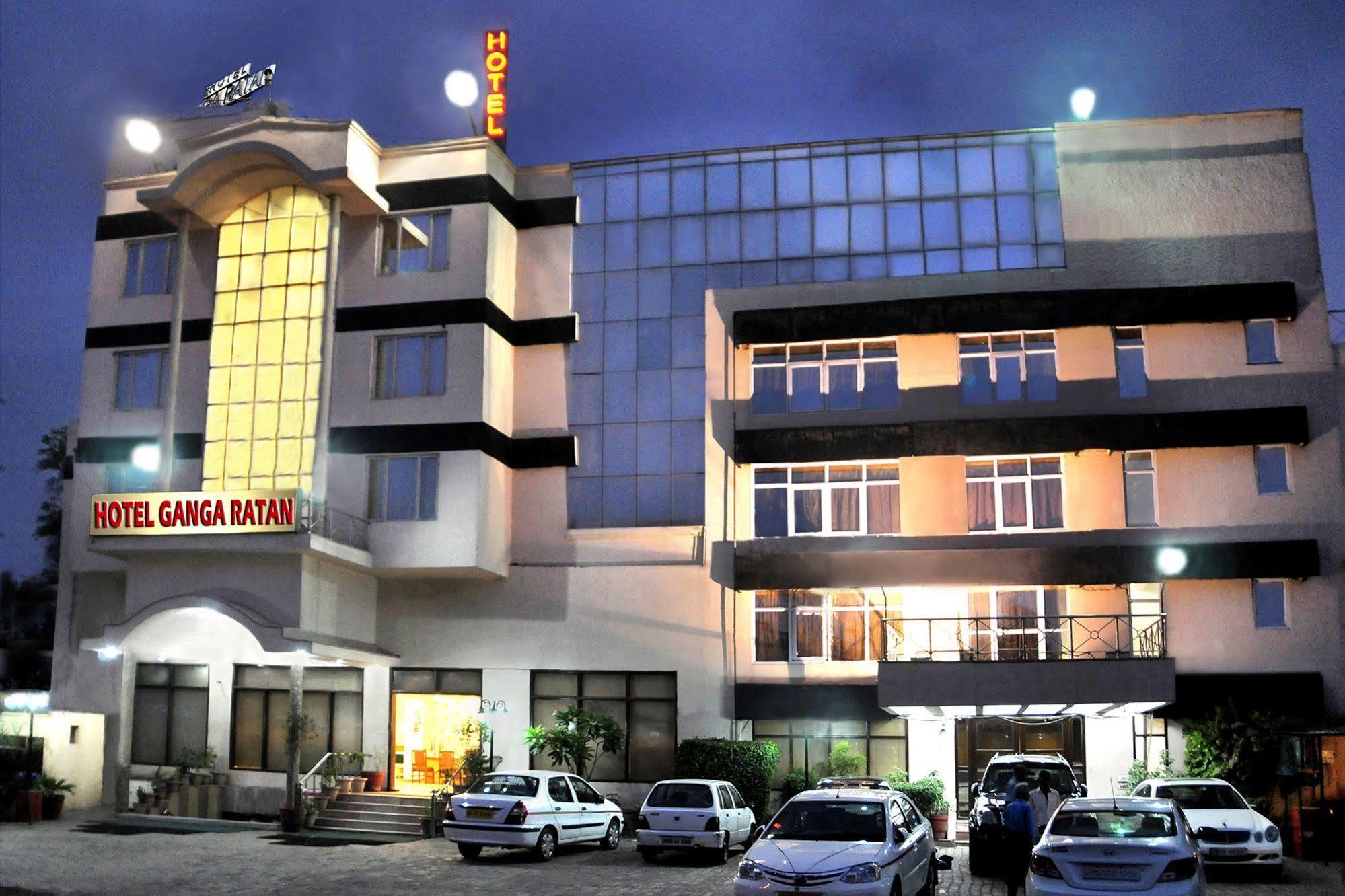 אגרה Hotel Ganga Ratan מראה חיצוני תמונה